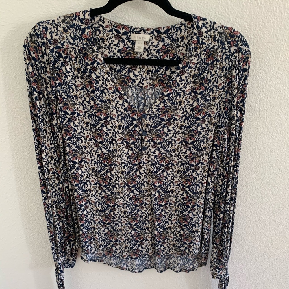 Hinge blouse